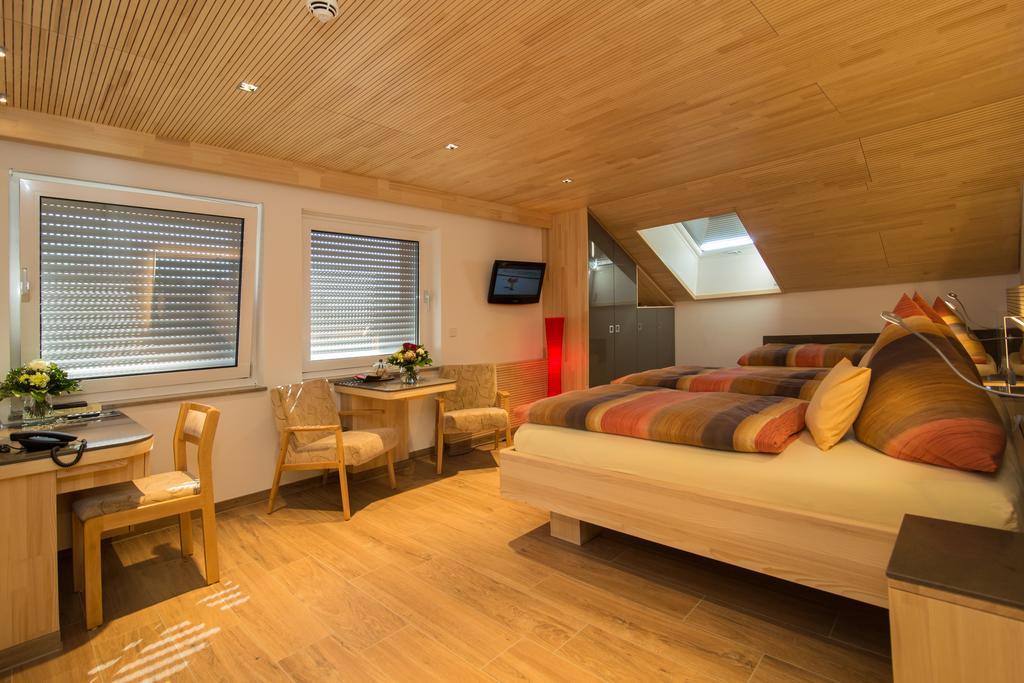Hotel Garni Jaegerhof Sigmaringen Δωμάτιο φωτογραφία